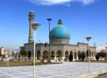 بقاع متبرکه باید در خدمت رسانی اجتماعی حضور موثر داشته باشند