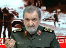 سرلشکر رضایی: آمریکایی ها باید دندان نفت را در خلیج فارس بکشند