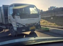 جولان خودرو‌ها در مسیر خلاف جهت در بلوار رجایی پردیس/ خطر تصادف خونین در محدوده مسکن مهر